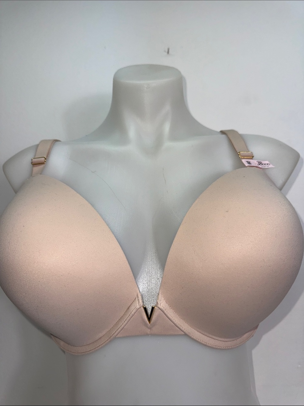 Victoria's Secret Light Nude Push-Up Plunge Bra Sz 38DDD NWT